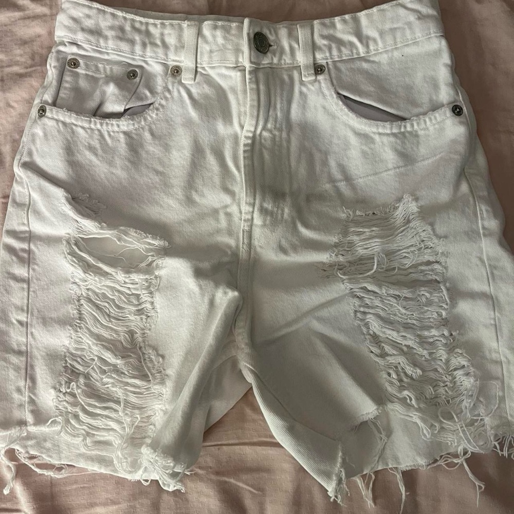 White zara jean shorts